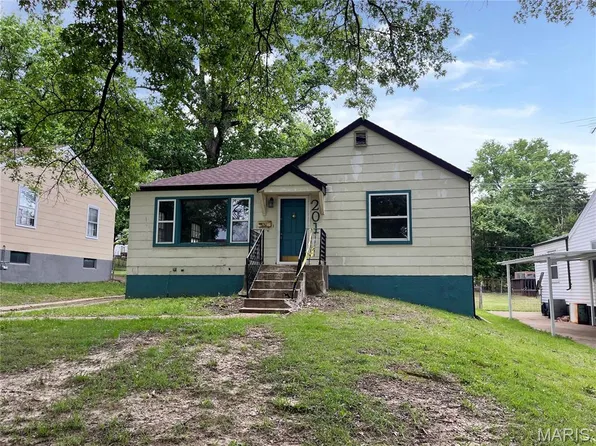 2016 Raft Dr, Saint Louis, MO 63133
