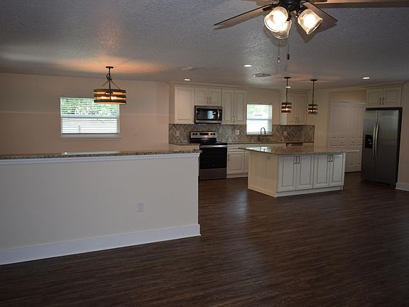 4th image of 102 Driftwood Ln