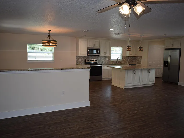 102 Driftwood Ln — Photo 4