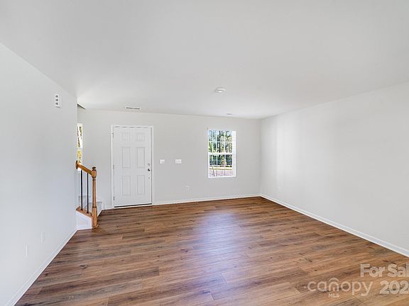 5th image of 1510 Cottage Creek Dr