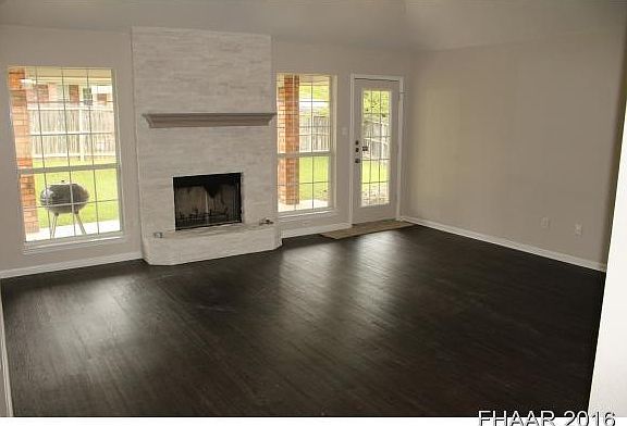 5th image of 4201 Whispering Oak Dr