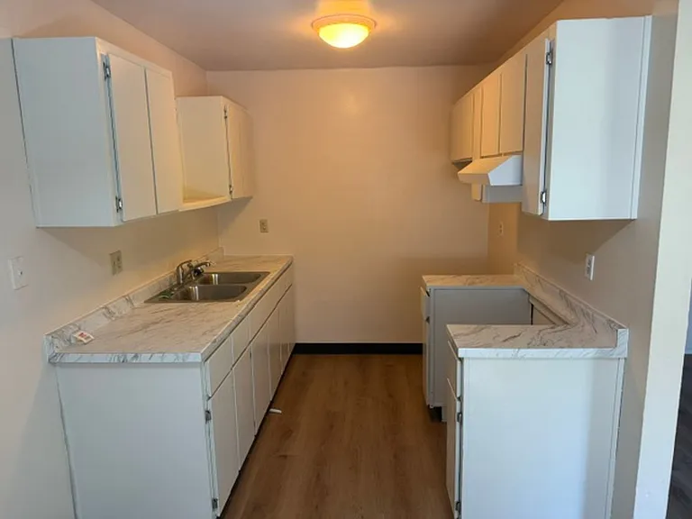 1835 Robin Ln — Photo 4