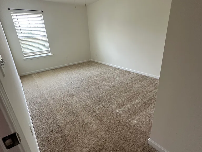 423 Bassett Ln — Photo 15