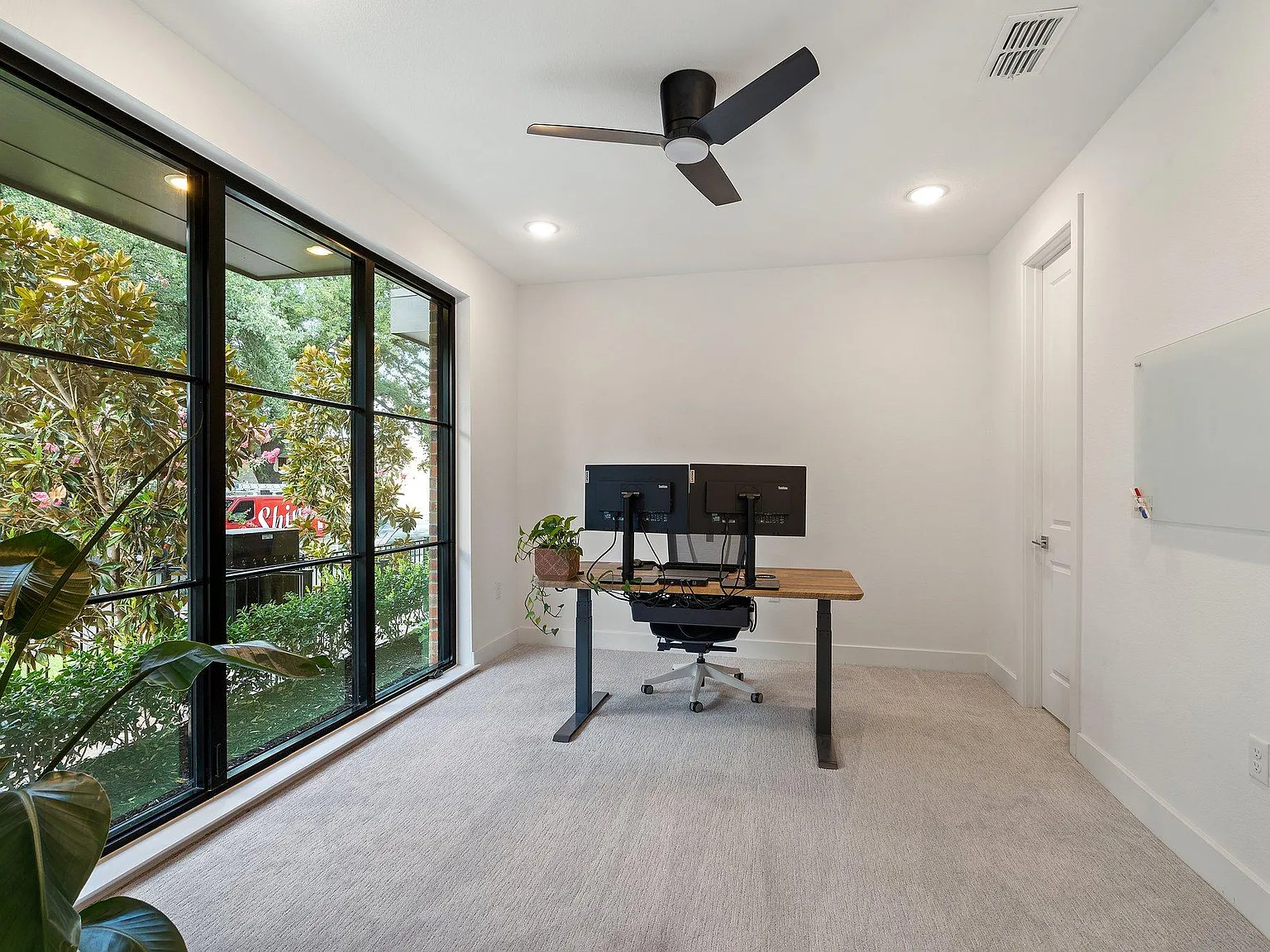 160 W Canty St — Photo 4