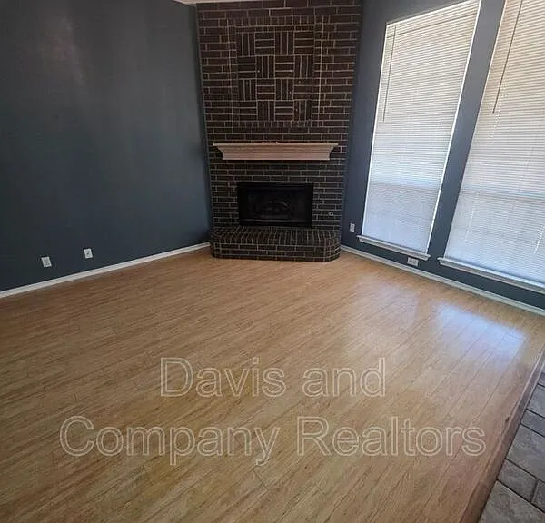 5203 Canadian Ave — Photo 5
