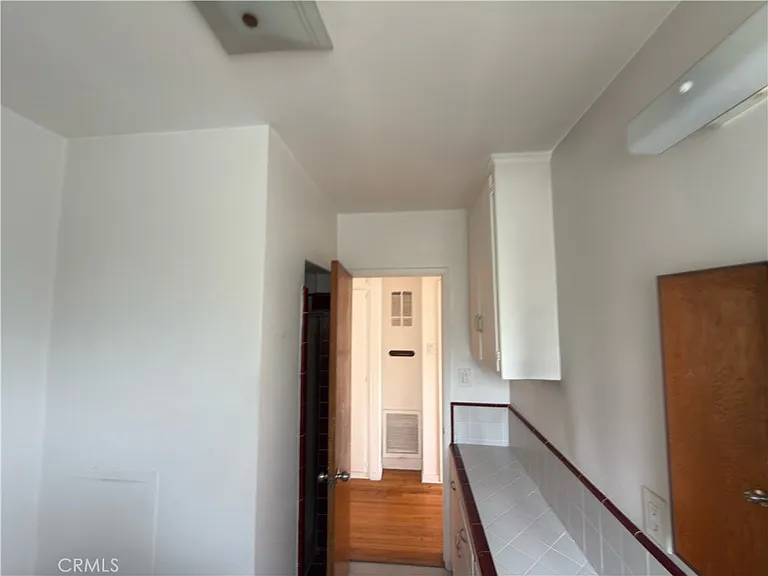 1042 S Sherbourne Dr #4 — Photo 16