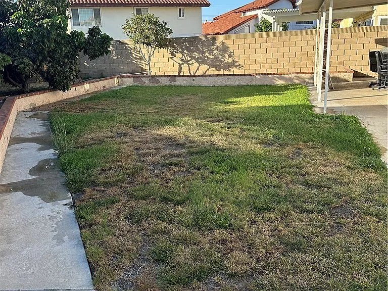 5251 Van Dyke Cir — Photo 4