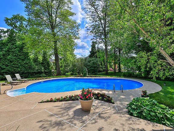 3rd image of 11377 Terwilligerscreek Dr