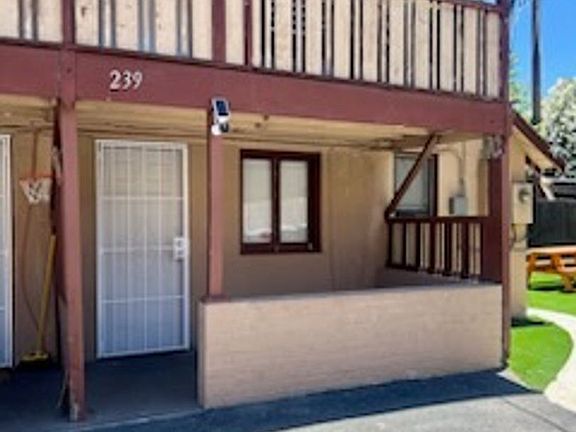 2nd image of 233-241 S San Jacinto Ave #239