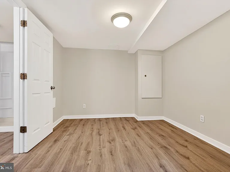 7860 Saint Claire Ln — Photo 25
