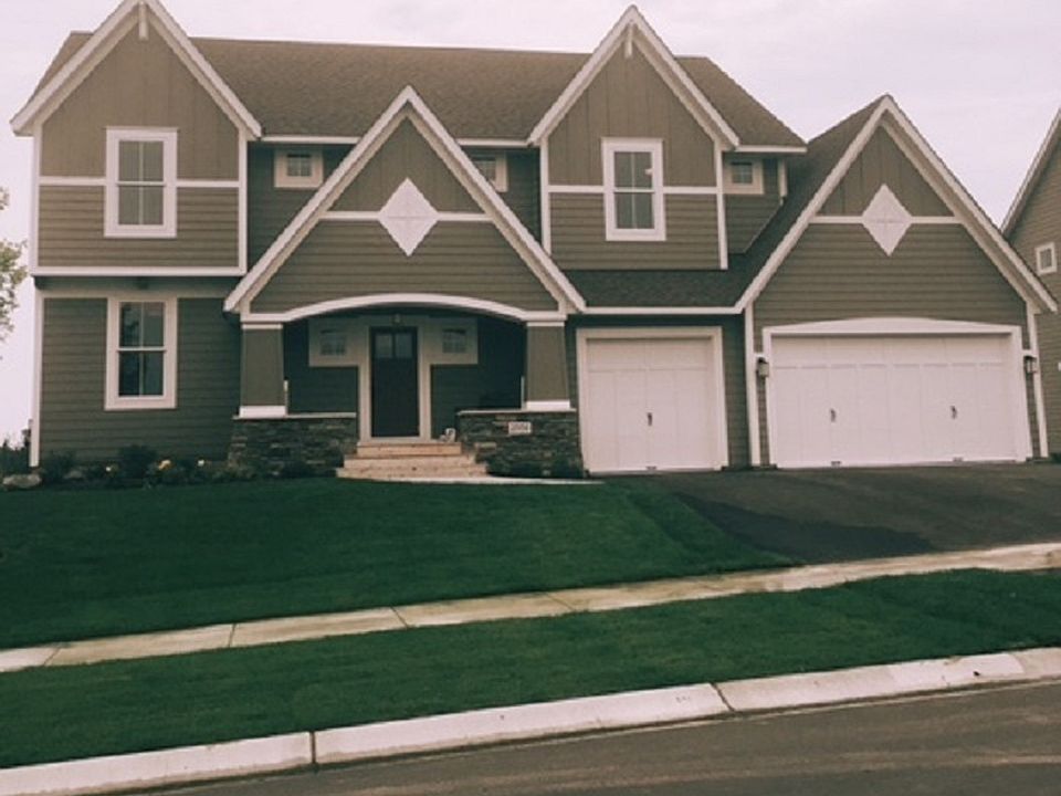 1st image of 2551 Woods Dr