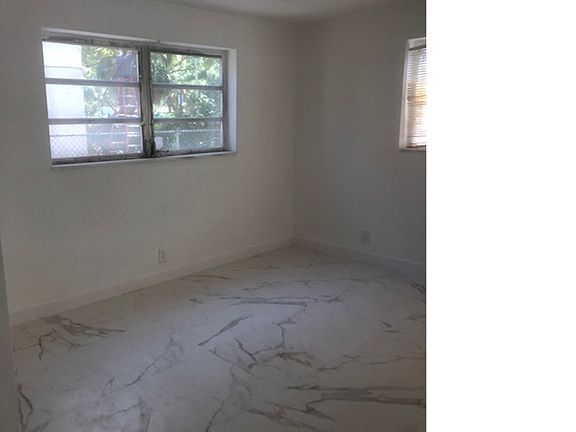 3rd image of 2025 Madison St APT 5