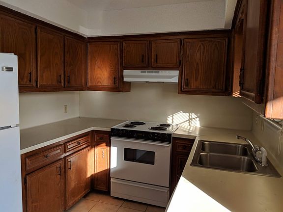 2nd image of 40449 W Hernandez Ave