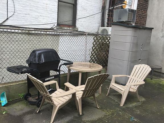 5th image of 3617 28th Ave APT 1R
