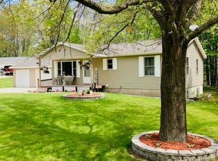 8304 W Whispering Pines Cir, Lake City, MI 49651