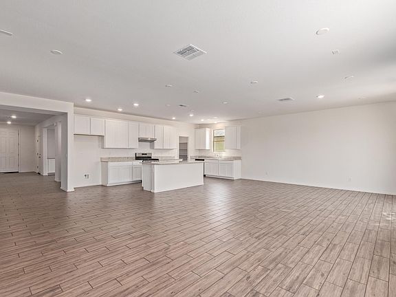 5th image of 2410 W Sunland Ave