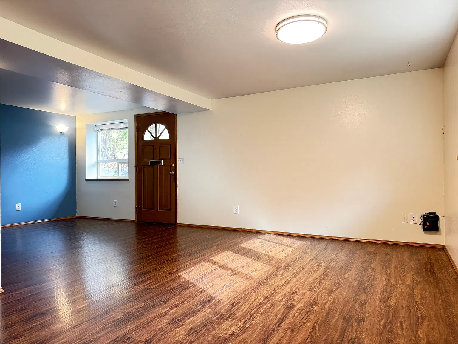 3 bed, 1100 sqft, $2,790 — Photo 3