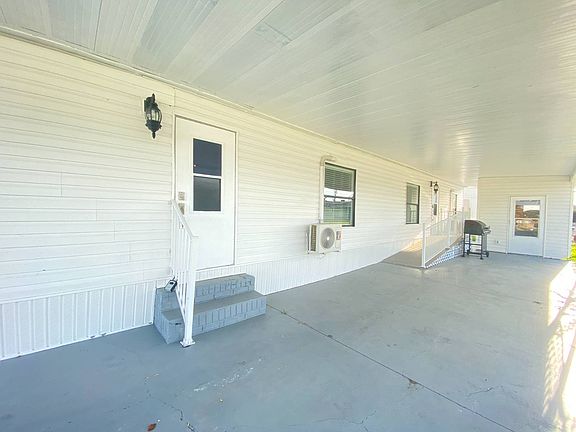 4th image of 14737 Patrick Henry Rd #295