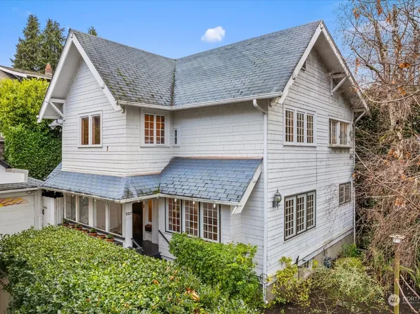 5217 21st Avenue NE, Seattle, WA 98105