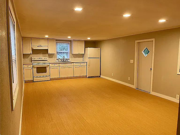 4126 Ernest Dr — Photo 3