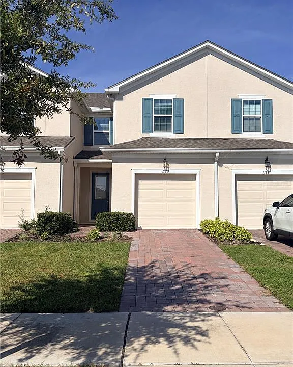 1180 Lakeshore Breeze Pl