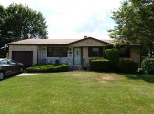 92 Oakland Ave, Central Islip, NY 11722