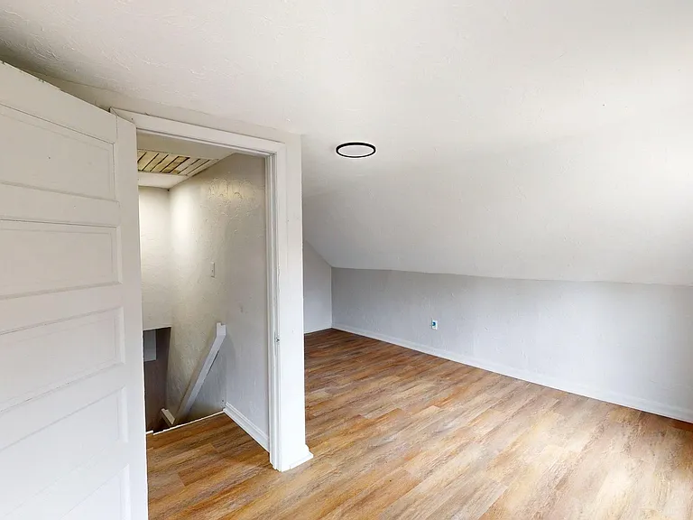 1141 McKinley Ave — Photo 33