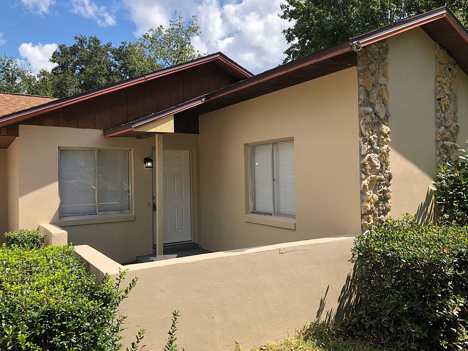 1st image of 2647 Kinnon Dr