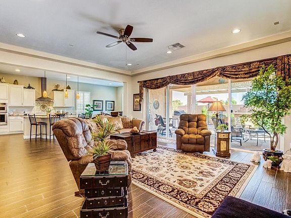 4th image of 3937 E Bellerive Dr