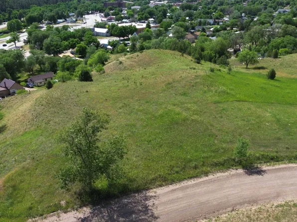1 Fisher Trl, Hot Springs, SD 57747
