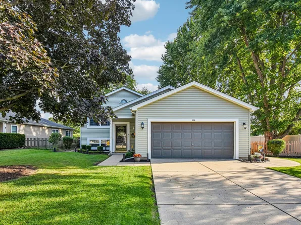 256 Meadows Dr, Sugar Grove, IL 60554