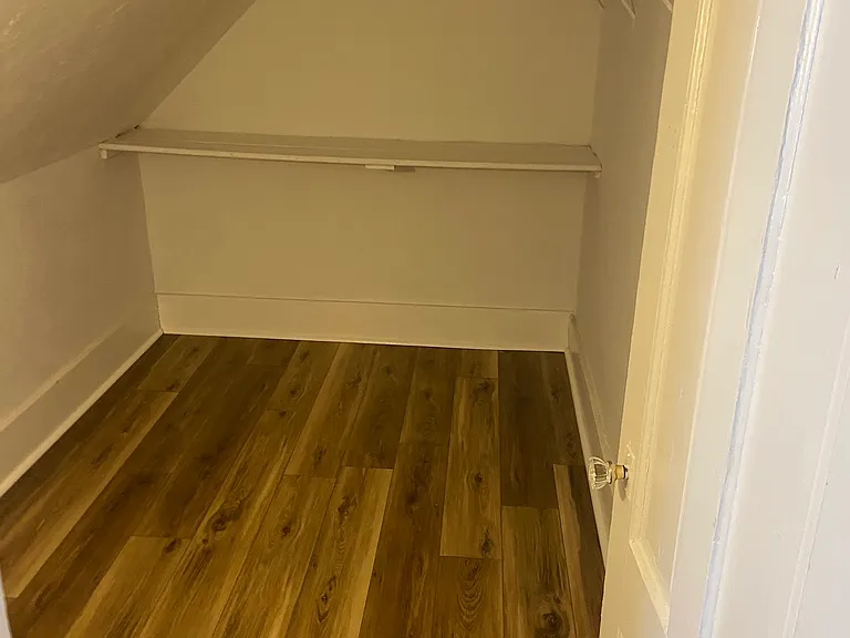 196 Collette St #4 — Photo 9