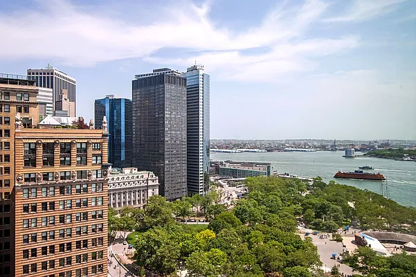 Rented by Compass | media 21