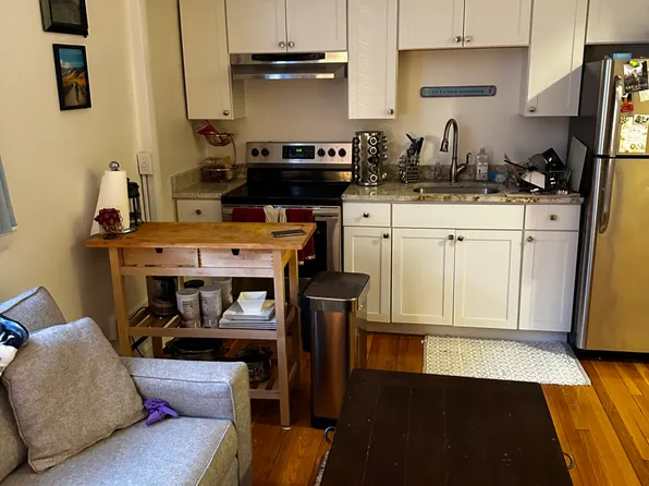 202 Saint Paul St APT 12, Brookline, MA 02446