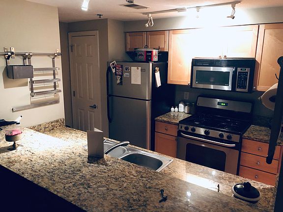 4th image of 544 S Front St APT 200