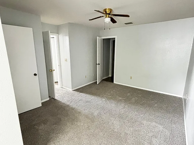 1610 Columbia Arms Cir #231 — Photo 17