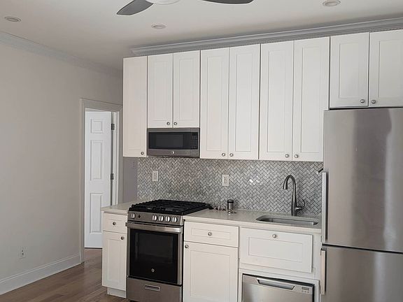 2nd image of 373 S 4th St APT 1A