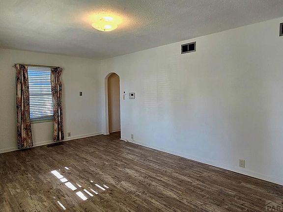3rd image of 405 Ash Ave