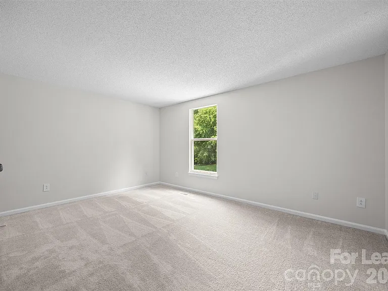 10715 Derry Dr — Photo 11