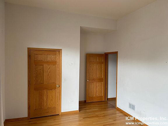 5th image of 2539 N Southport Ave #2D