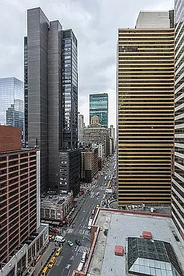 150 W 51st St #2117 — Photo 13