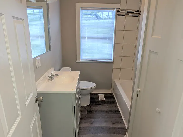2168 Carrollton Ave — Photo 3