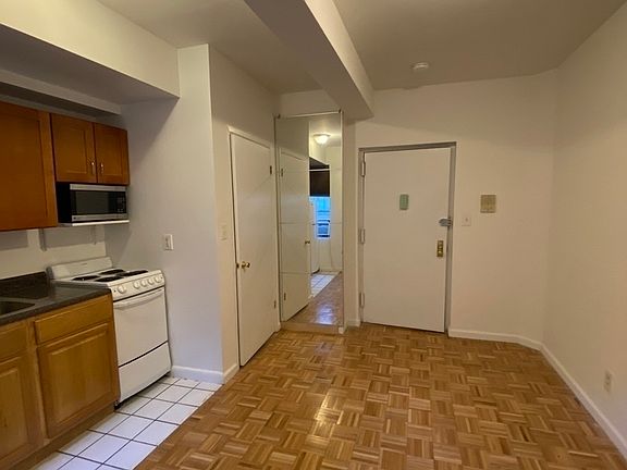 5th image of 203 E 27th St #1AB