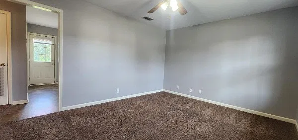 2 bed, 918 sqft, $995 — Photo 3