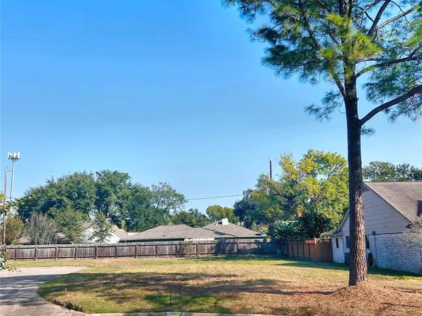 9814 Kindletree Cir, Houston, TX 77040