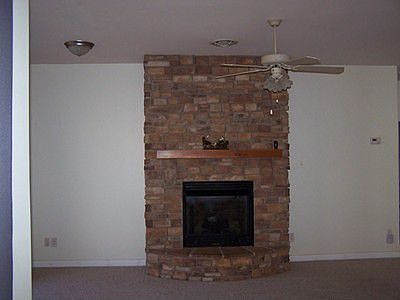 4th image of 1015 Villa Ct