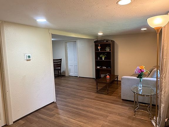 2nd image of 433 E 54th St