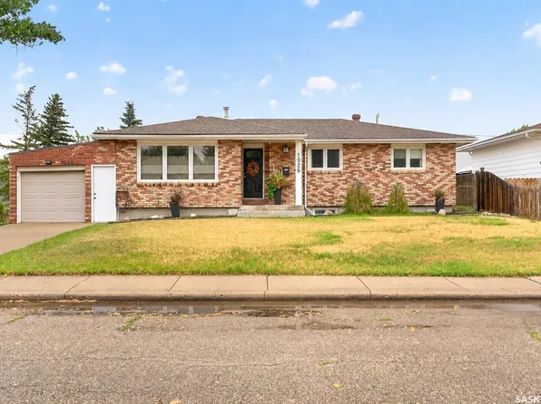 1026 James STREET, Moose Jaw, SK S6H 3H7
