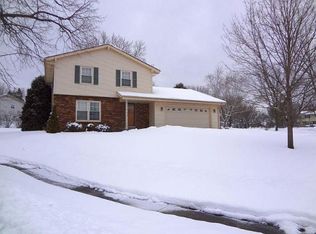 2338 Kensington Dr, Waukesha, WI 53188
