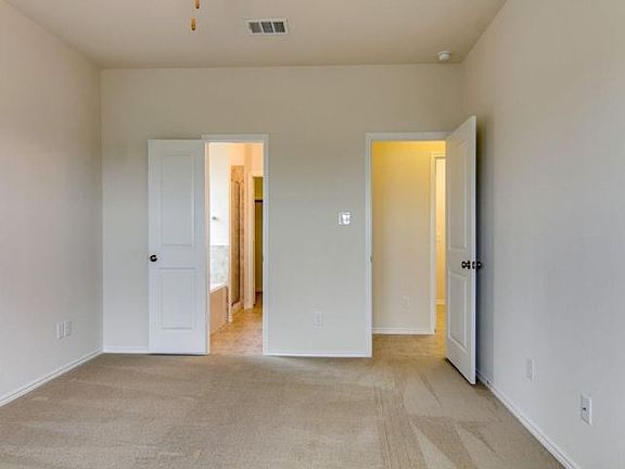 4th image of 1116 Hillrose Dr